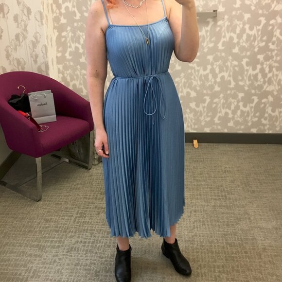 Vince sleeveless satin accordion pleated dress L spaghetti straps, waist tie - Picture 8 of 10